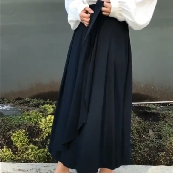 OAK + FORT Dresses & Skirts - Oak + Fort Tie Waist Faux Wrap Midi Skirt Navy